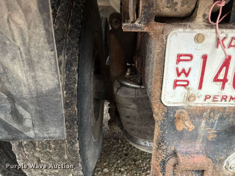 image for item ED4333 1995 Freightliner FLD 112 dump truck