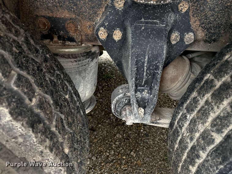 image for item ED4333 1995 Freightliner FLD 112 dump truck