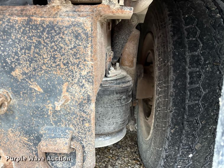 image for item ED4333 1995 Freightliner FLD 112 dump truck