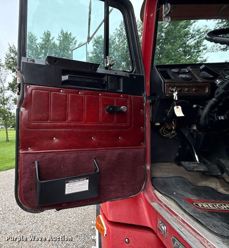 image for item ED4333 1995 Freightliner FLD 112 dump truck