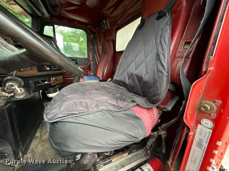 image for item ED4333 1995 Freightliner FLD 112 dump truck