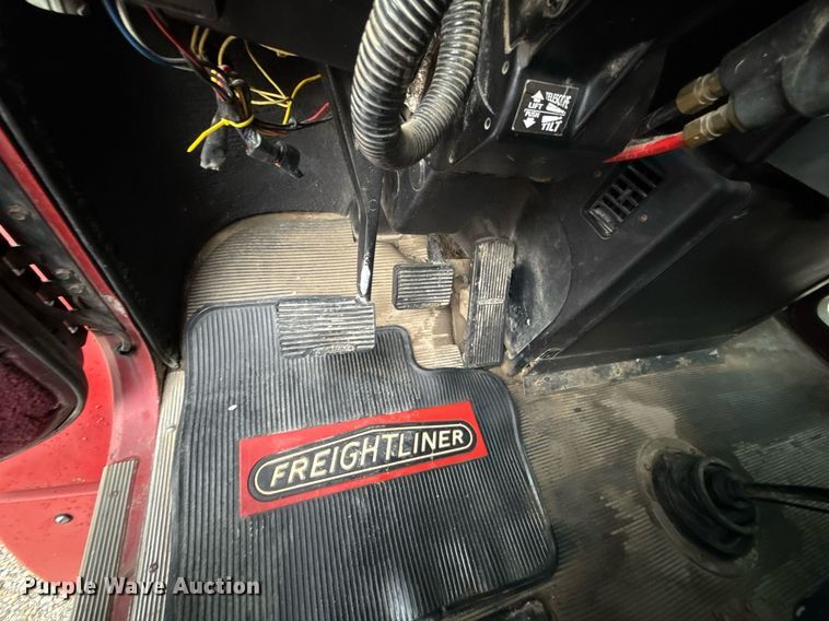 image for item ED4333 1995 Freightliner FLD 112 dump truck