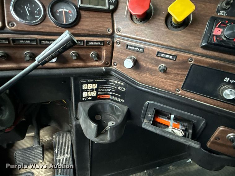 image for item ED4333 1995 Freightliner FLD 112 dump truck