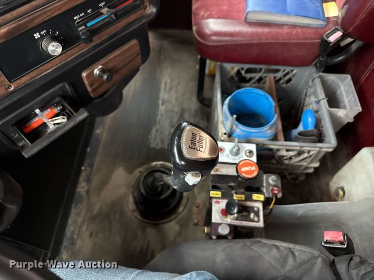 image for item ED4333 1995 Freightliner FLD 112 dump truck