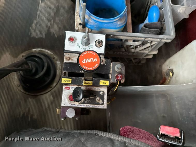 image for item ED4333 1995 Freightliner FLD 112 dump truck