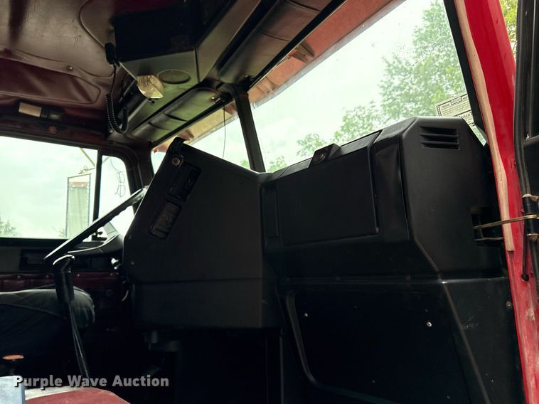 image for item ED4333 1995 Freightliner FLD 112 dump truck