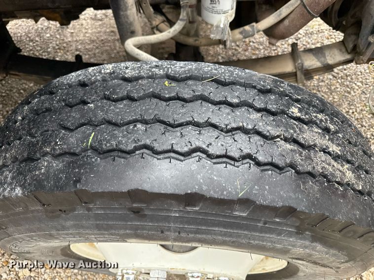 image for item ED4333 1995 Freightliner FLD 112 dump truck