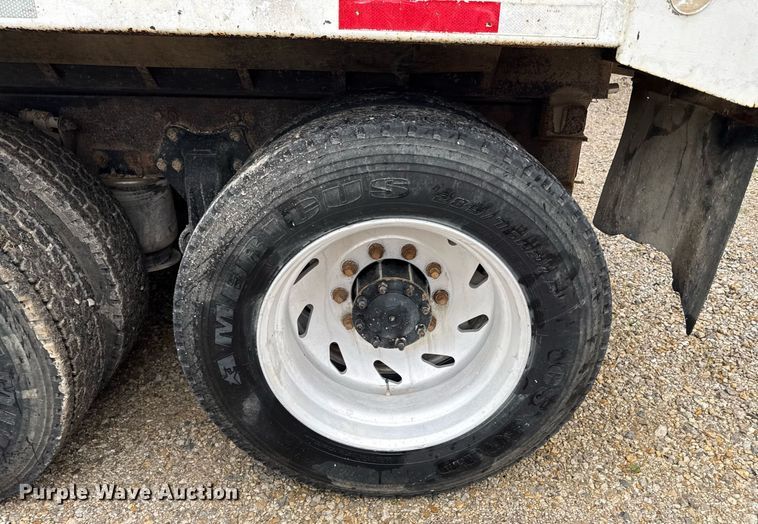 image for item ED4333 1995 Freightliner FLD 112 dump truck