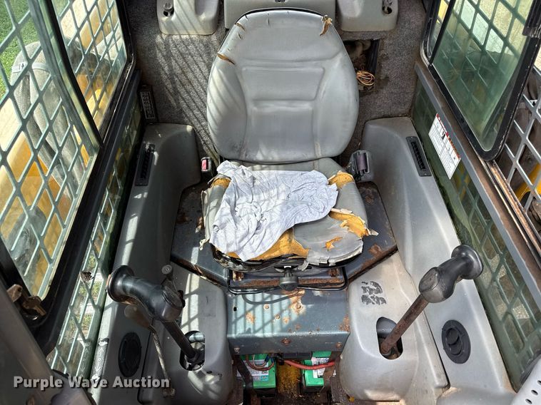 image for item ED4334 Gehl 7810 skid steer loader