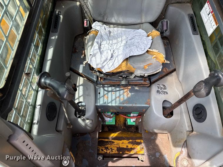 image for item ED4334 Gehl 7810 skid steer loader