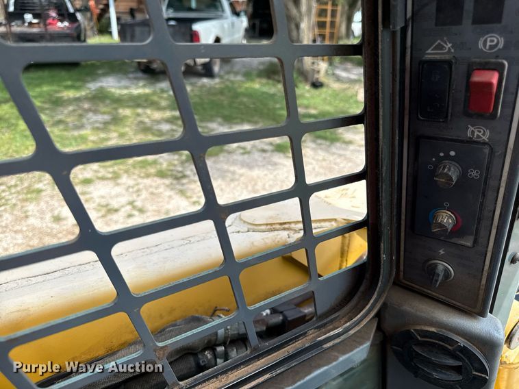 image for item ED4334 Gehl 7810 skid steer loader