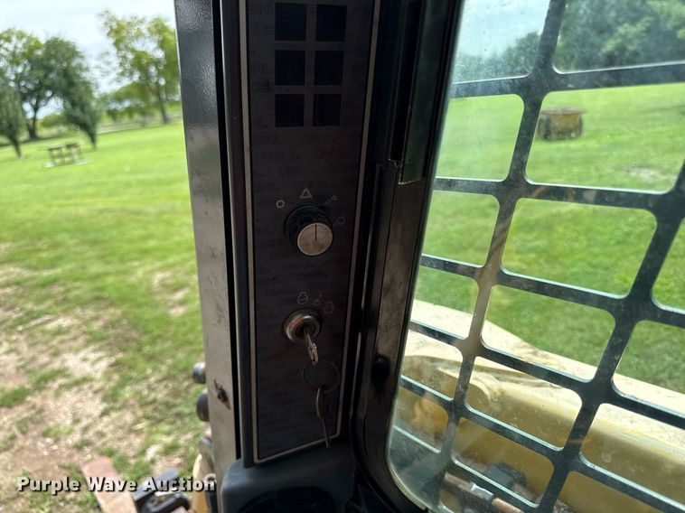 image for item ED4334 Gehl 7810 skid steer loader