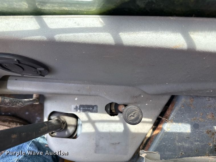 image for item ED4334 Gehl 7810 skid steer loader