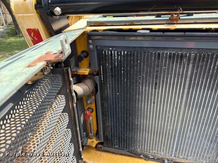 image for item ED4334 Gehl 7810 skid steer loader