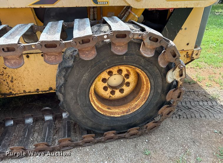 image for item ED4334 Gehl 7810 skid steer loader