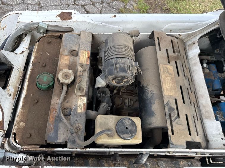 image for item ED4344 2004 Bobcat MT52 compact utility loader