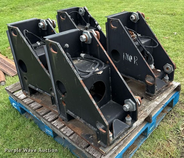 image for item ED4347 (4) Caterpillar screed extensions