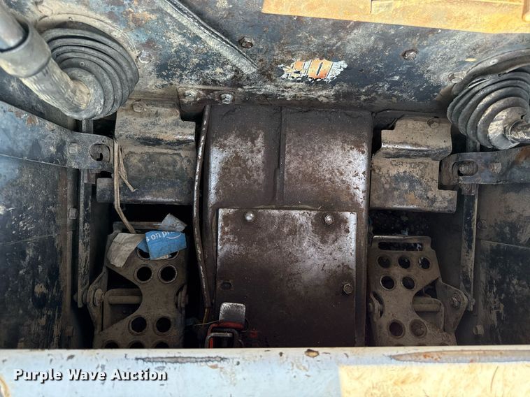 image for item ED4388 1998 Bobcat 873 skid steer loader