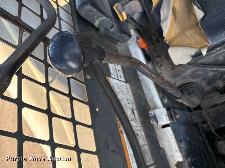 image for item ED4388 1998 Bobcat 873 skid steer loader