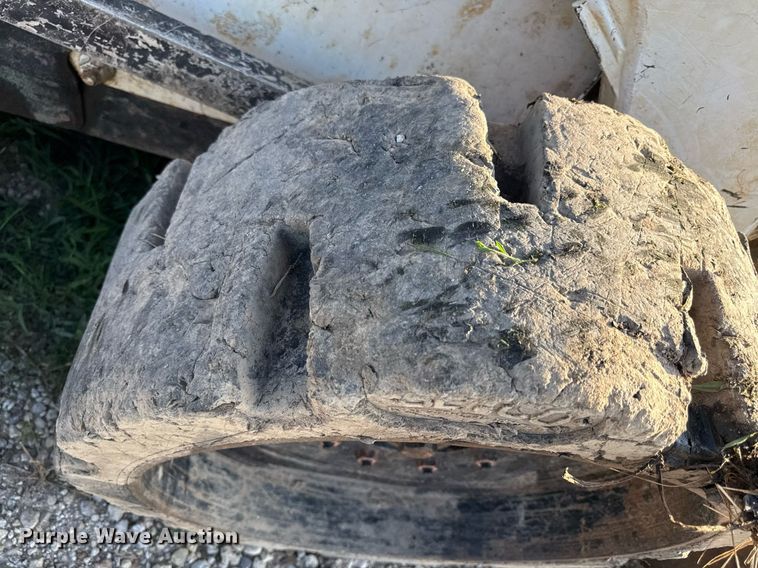 image for item ED4388 1998 Bobcat 873 skid steer loader