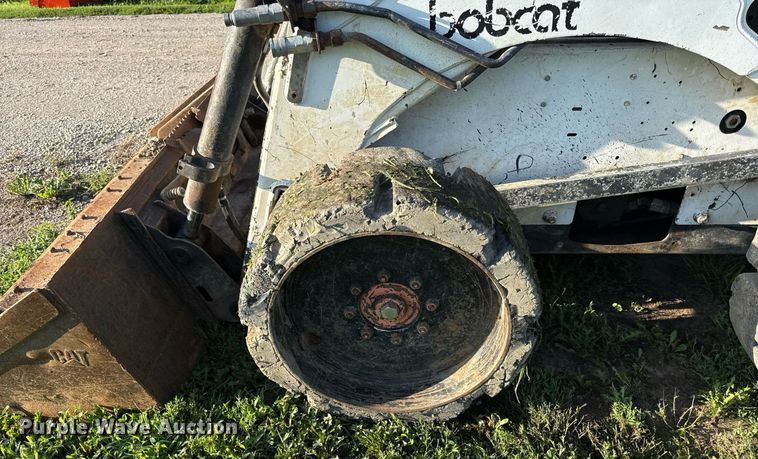 image for item ED4388 1998 Bobcat 873 skid steer loader