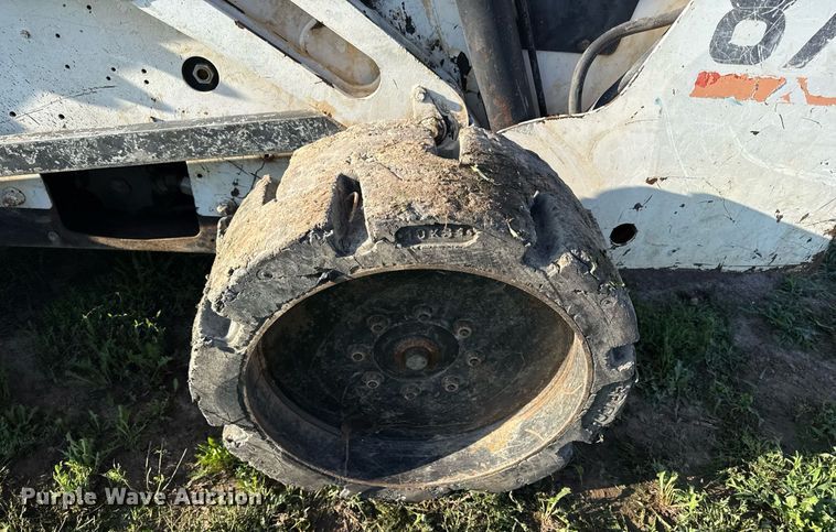 image for item ED4388 1998 Bobcat 873 skid steer loader
