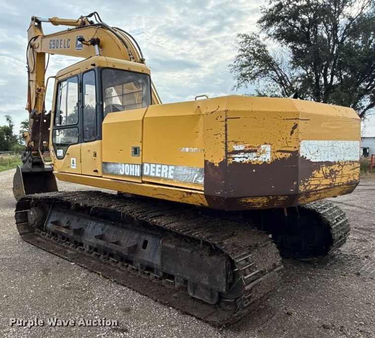 image for item ED4405 1996 John Deere 690ELC excavator