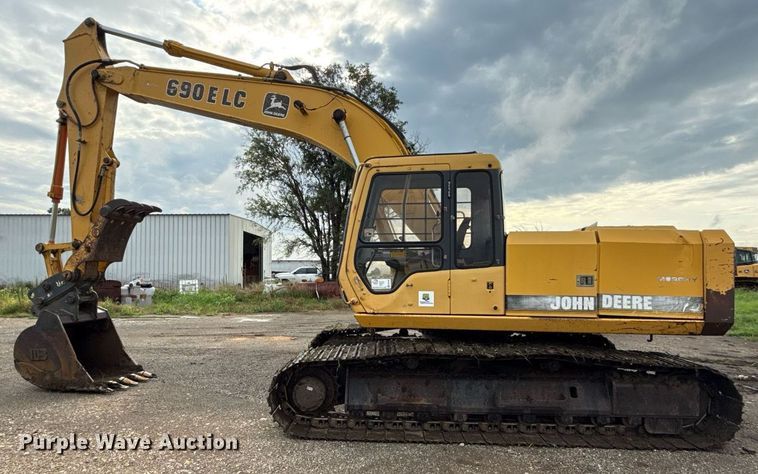 image for item ED4405 1996 John Deere 690ELC excavator