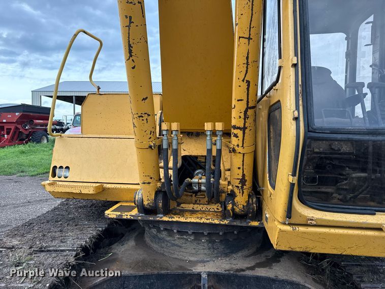 image for item ED4405 1996 John Deere 690ELC excavator