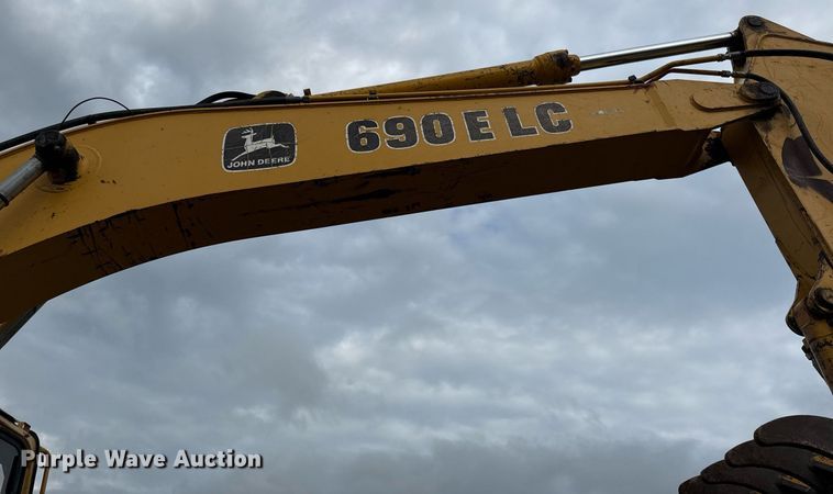 image for item ED4405 1996 John Deere 690ELC excavator