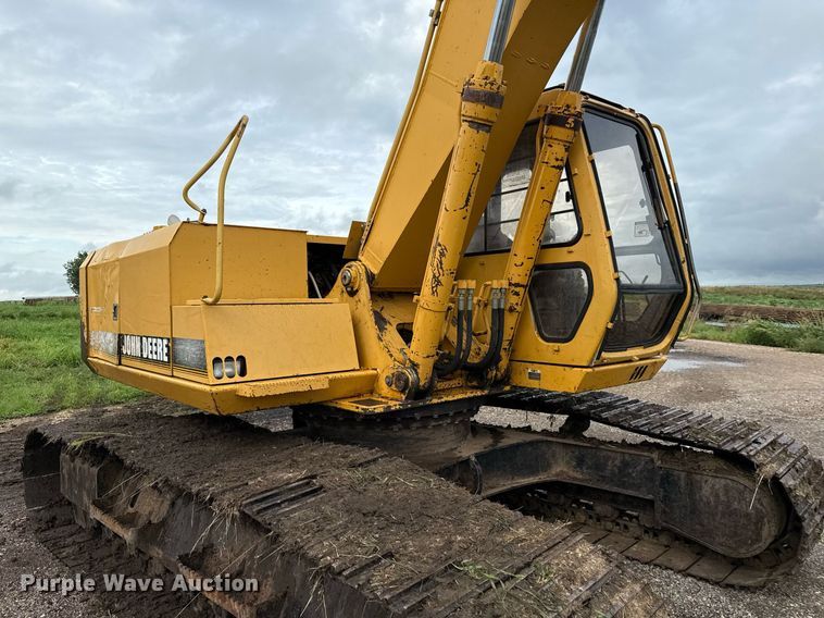 image for item ED4405 1996 John Deere 690ELC excavator