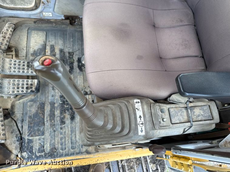 image for item ED4405 1996 John Deere 690ELC excavator