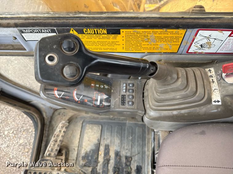 image for item ED4405 1996 John Deere 690ELC excavator