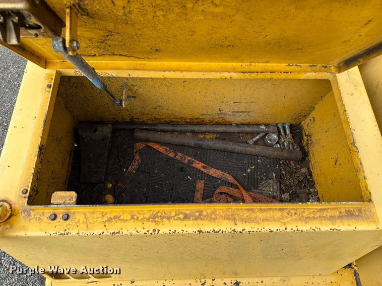 image for item ED4405 1996 John Deere 690ELC excavator