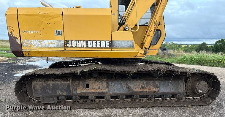 image for item ED4405 1996 John Deere 690ELC excavator