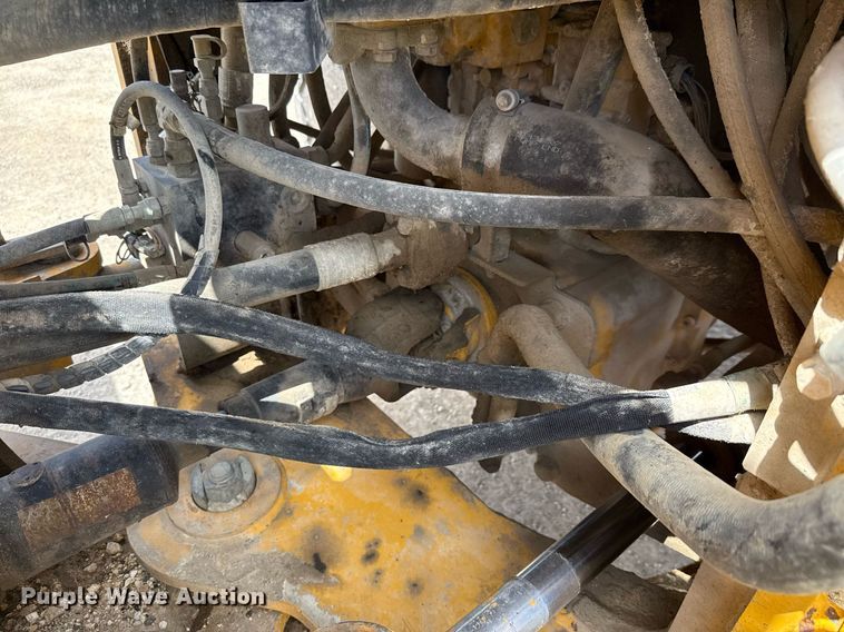 image for item ED5770 2016 John Deere 724K wheel loader