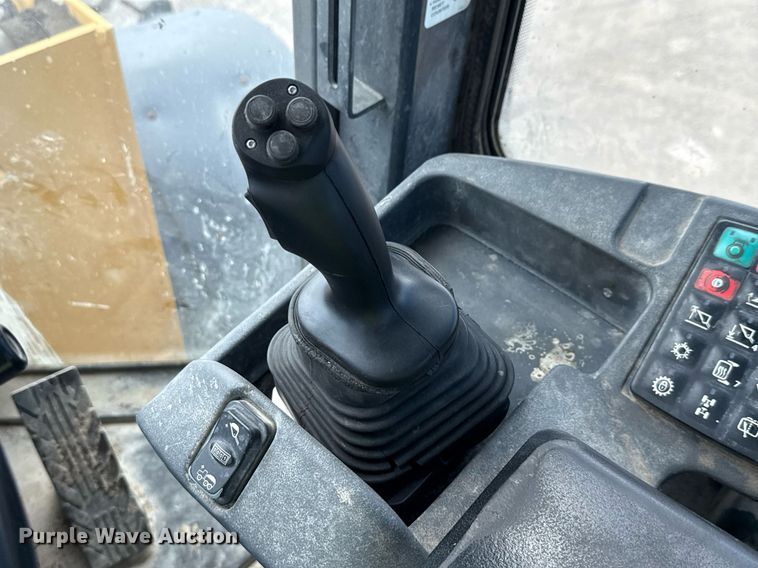 image for item ED5770 2016 John Deere 724K wheel loader