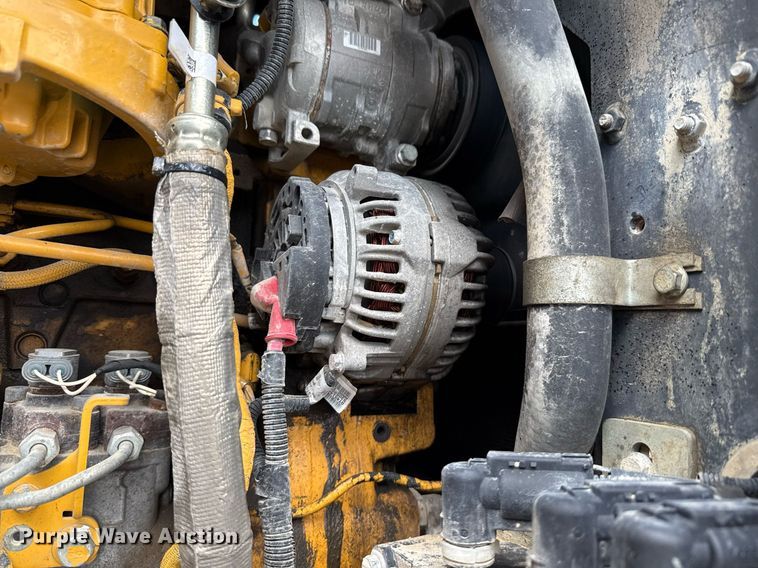 image for item ED5770 2016 John Deere 724K wheel loader