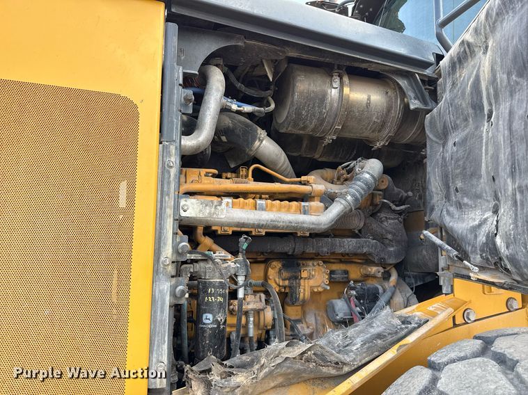 image for item ED5770 2016 John Deere 724K wheel loader