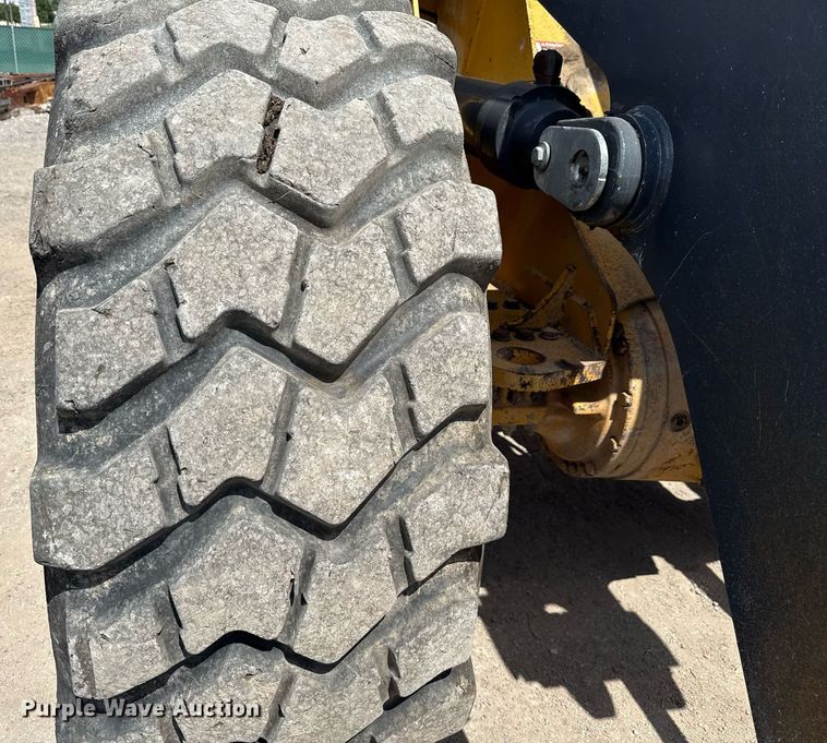 image for item ED5770 2016 John Deere 724K wheel loader