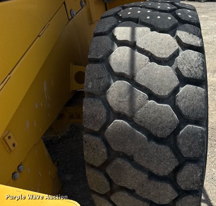 image for item ED5770 2016 John Deere 724K wheel loader