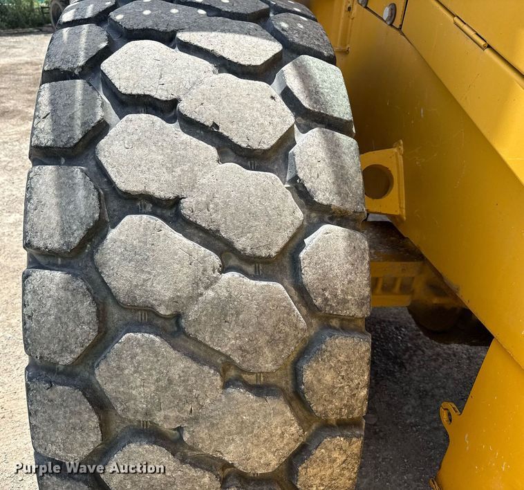 image for item ED5770 2016 John Deere 724K wheel loader