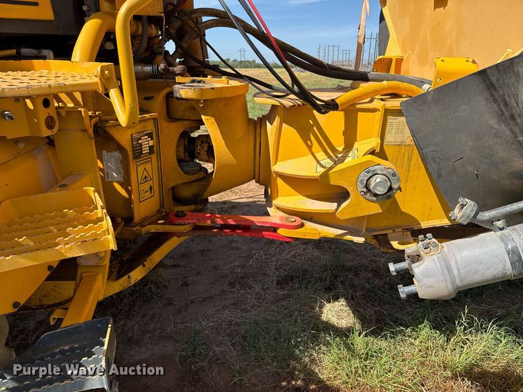 image for item ED5801 2004 Volvo A25D articulated haul truck