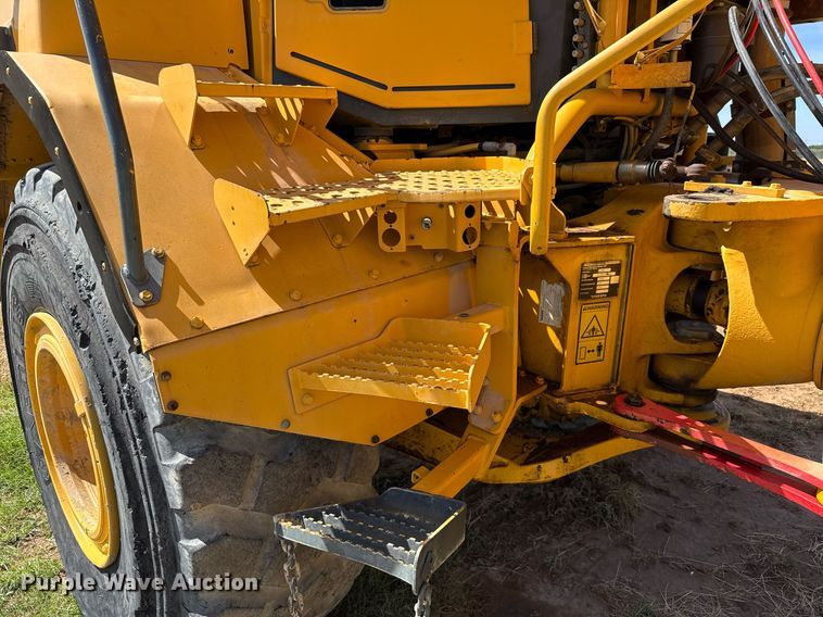 image for item ED5801 2004 Volvo A25D articulated haul truck