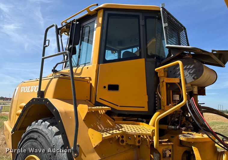 image for item ED5801 2004 Volvo A25D articulated haul truck