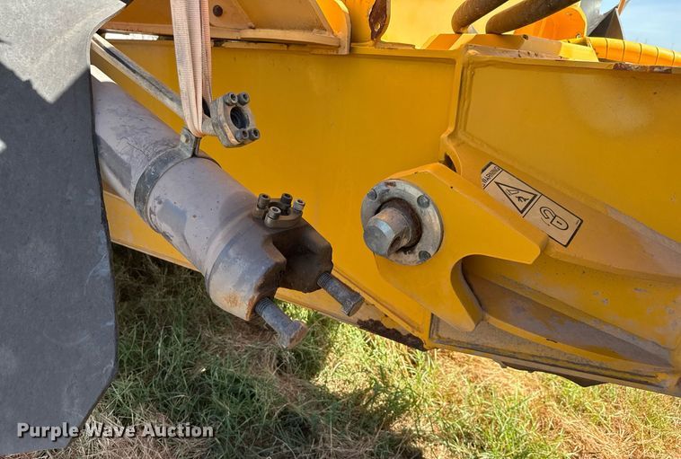 image for item ED5801 2004 Volvo A25D articulated haul truck