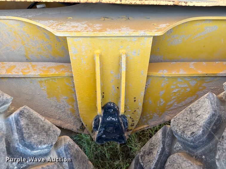 image for item ED5801 2004 Volvo A25D articulated haul truck