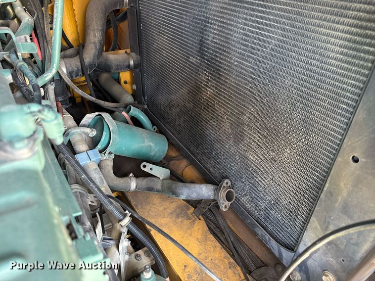 image for item ED5801 2004 Volvo A25D articulated haul truck