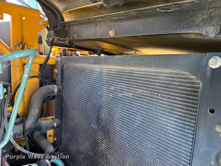 image for item ED5801 2004 Volvo A25D articulated haul truck