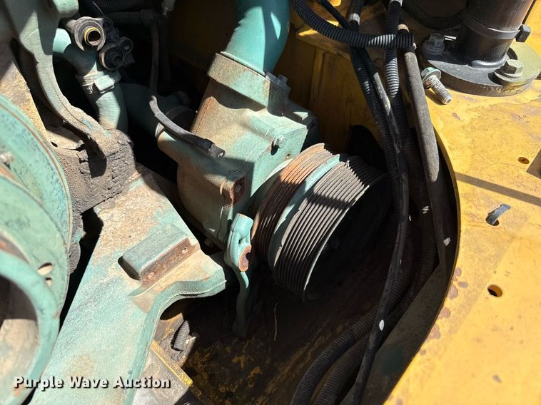 image for item ED5801 2004 Volvo A25D articulated haul truck